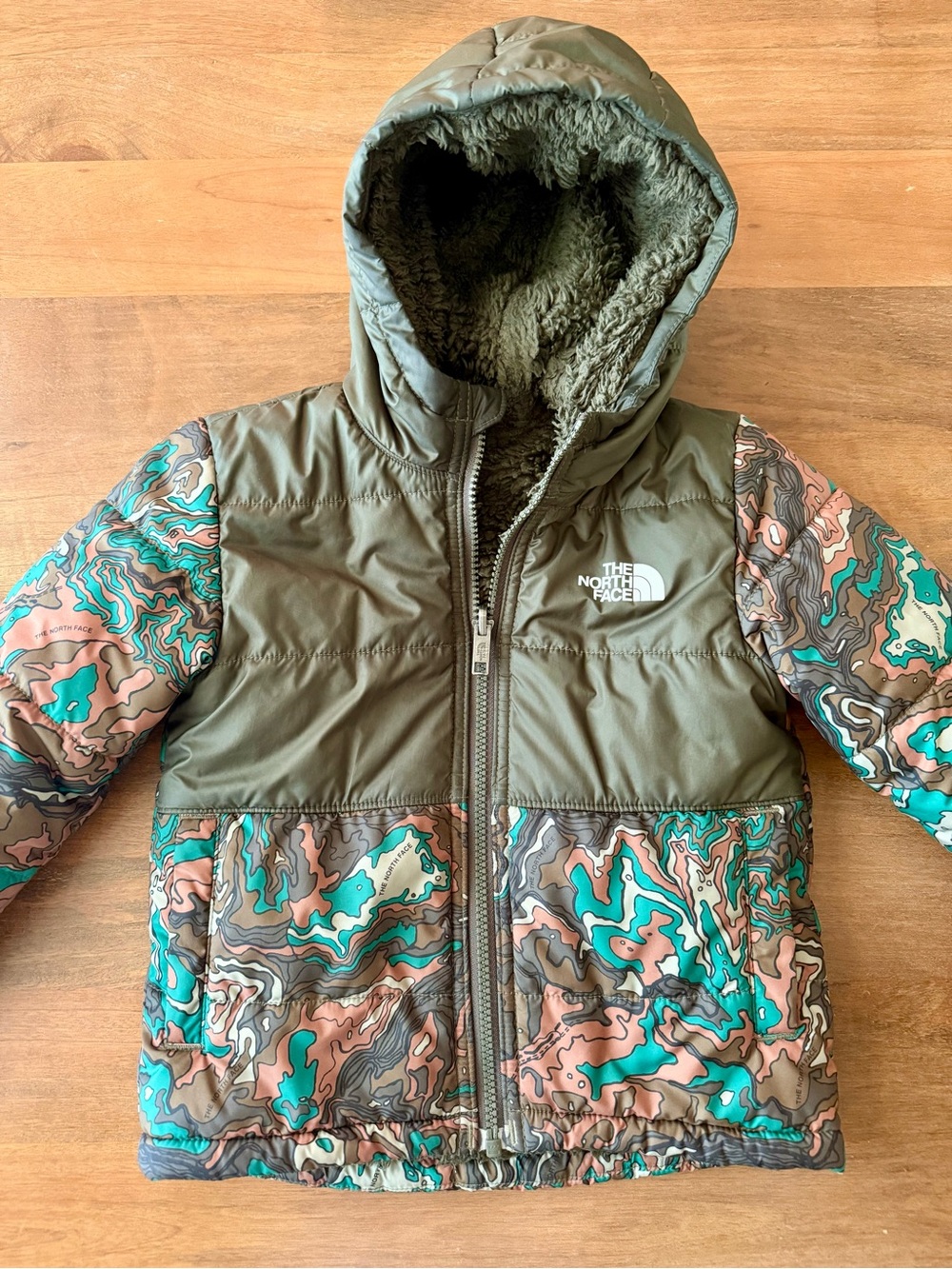The North Face Camo Kids Hooded Puffer 4T REVERSIBLE MOUNT CHIMBO